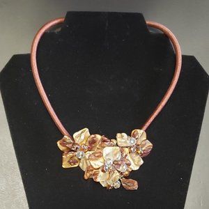 SHELL/MOP STATEMENT NECKLACE